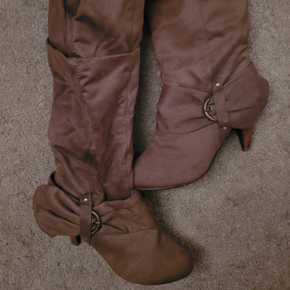 Brown knee high boots👢 - Picture 3 of 5